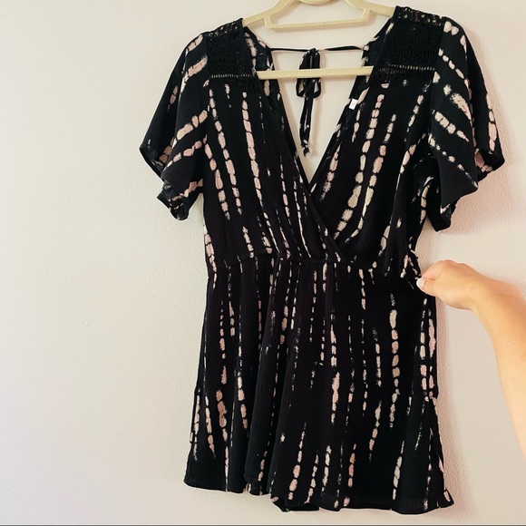 Shibori Print Romper | “Gauze Texture” and Lightweight | Size S | Black & White - Picture 3 of 11